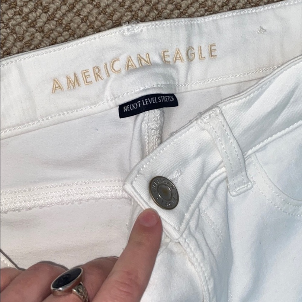 AE Ripped white jeans